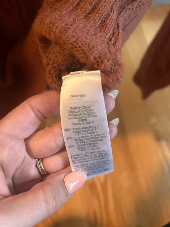 Madewell V-Neck Cable Knit Sweater in Burnt Orange - Picture 4 of 4